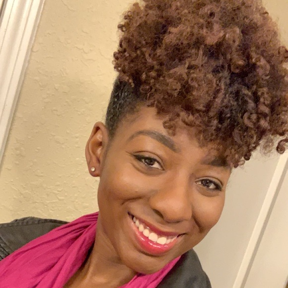 Meet your Posher, Jocelyn - Picture 1 of 1